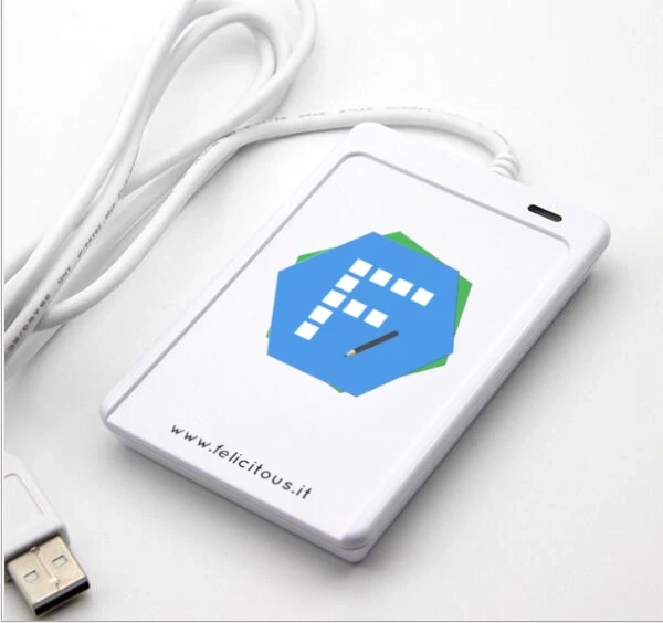 Lettore carte e schede